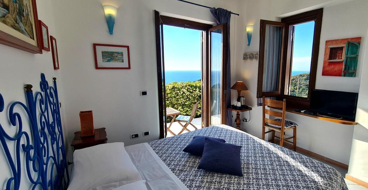 Guest House Villa Il Gabbiano Ponza Exterior photo