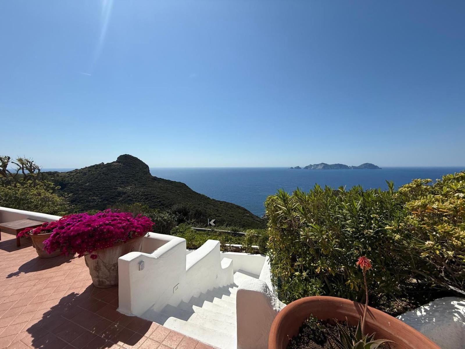 Guest House Villa Il Gabbiano Ponza Exterior photo